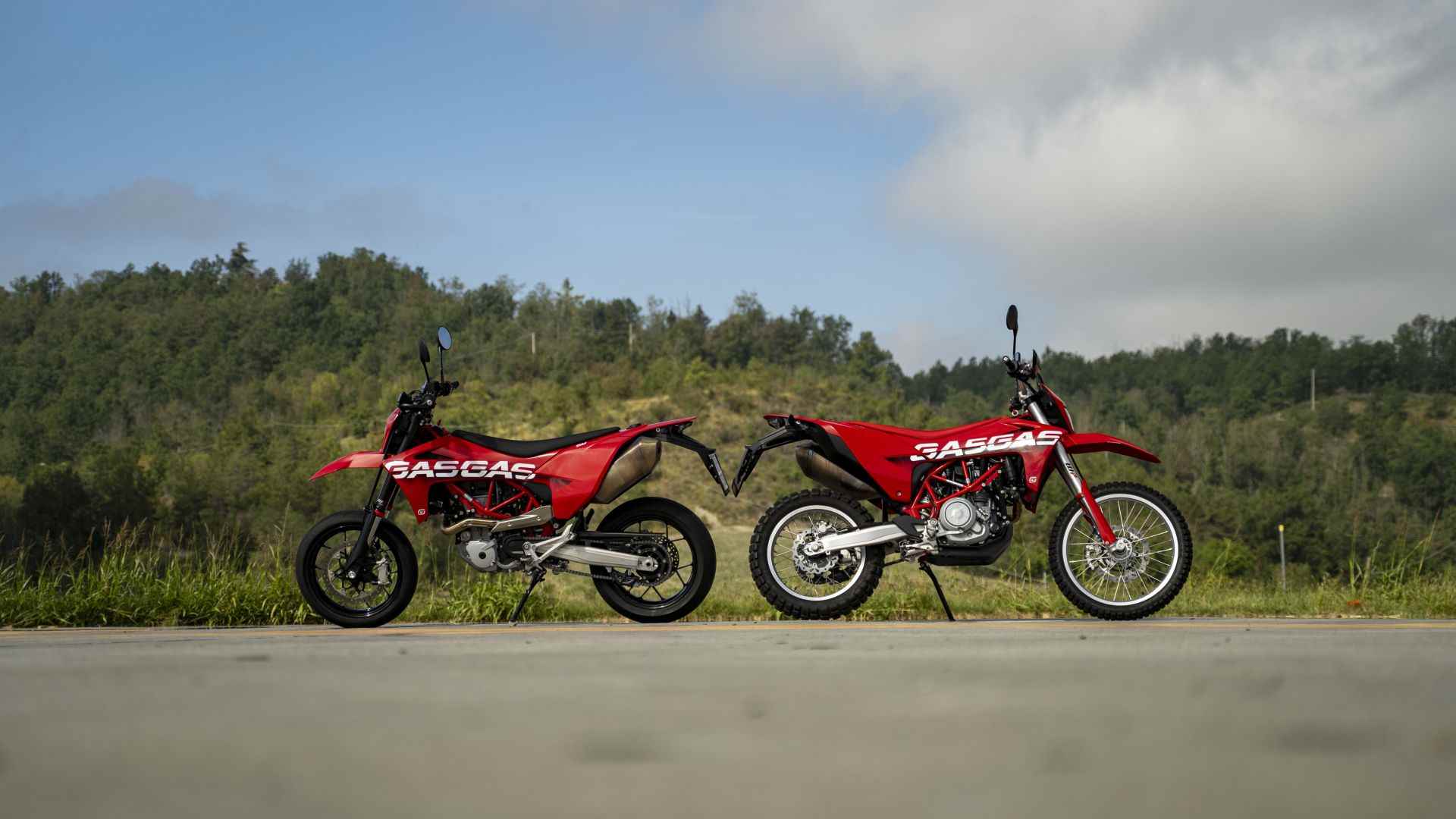 Moto GasGas enduro in azione off-road dopo rimappatura centralina